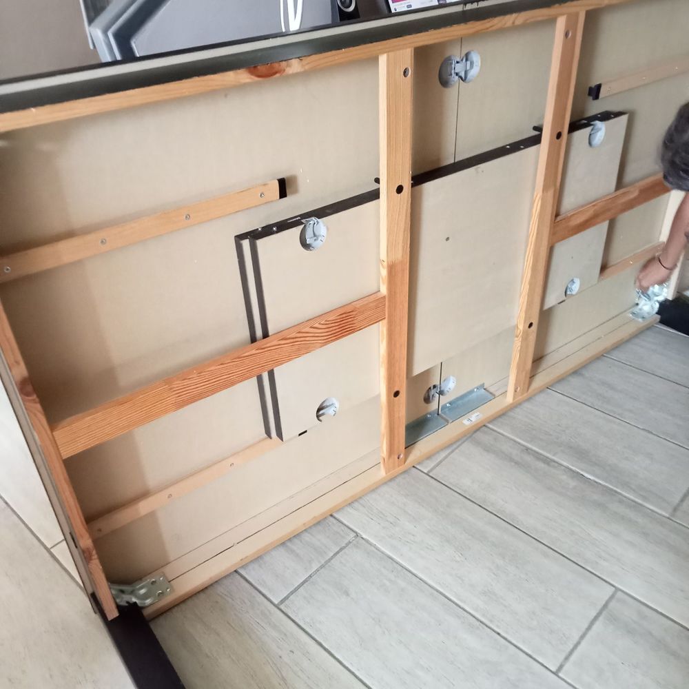 IKEA Table IKEA noire extensible avec 2 rallonges 12 pers
Meubles