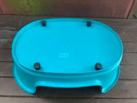   Panier, bac, caisse, corbeille pour chien 