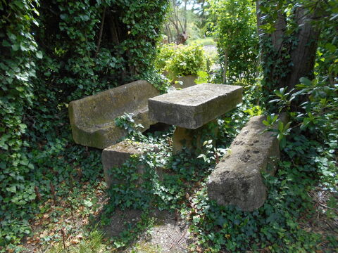 table et banc en pierre 400 Carpentras (84)