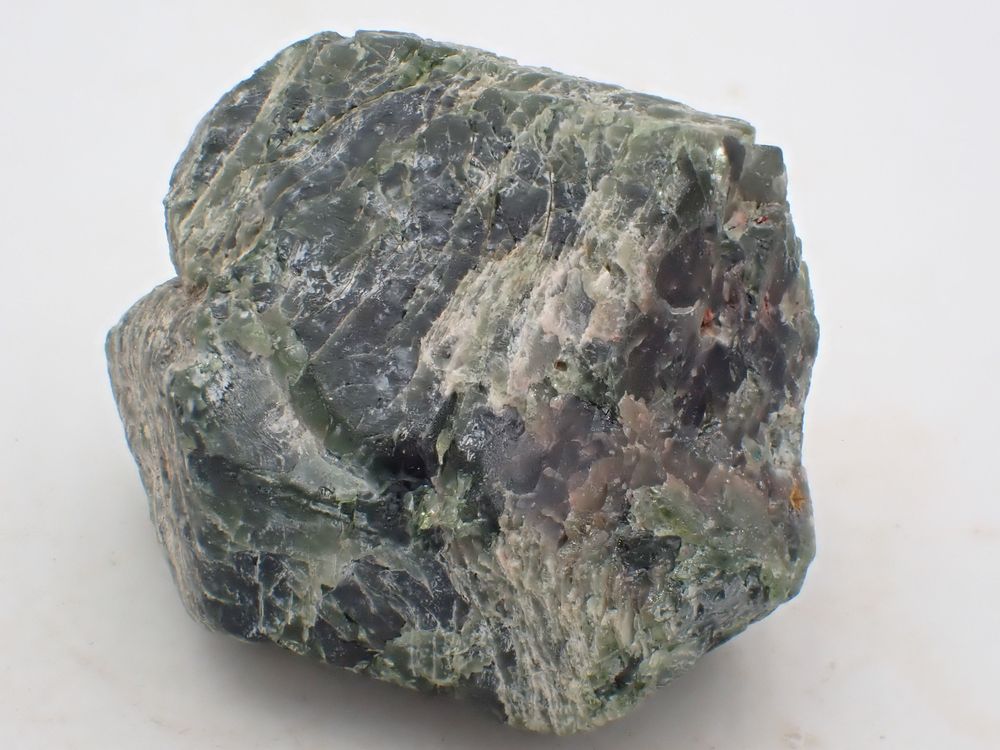 Fluorapatite , Sud de Madagascar 96gr 49 x 41 x 30 mm 