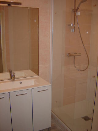  Appartement à louer 4 pièces 93 m²