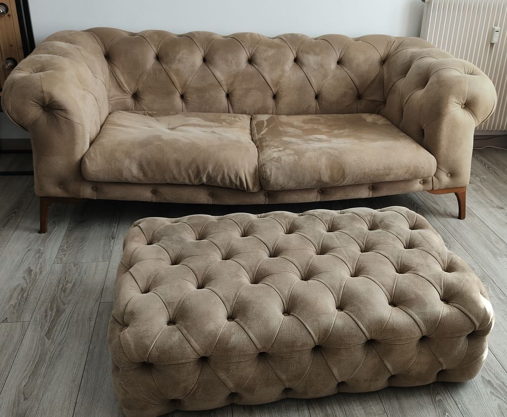 Canap&eacute; Chesterfield 3 places Beige (cro&ucirc;te de cuir) repose pieds Meubles