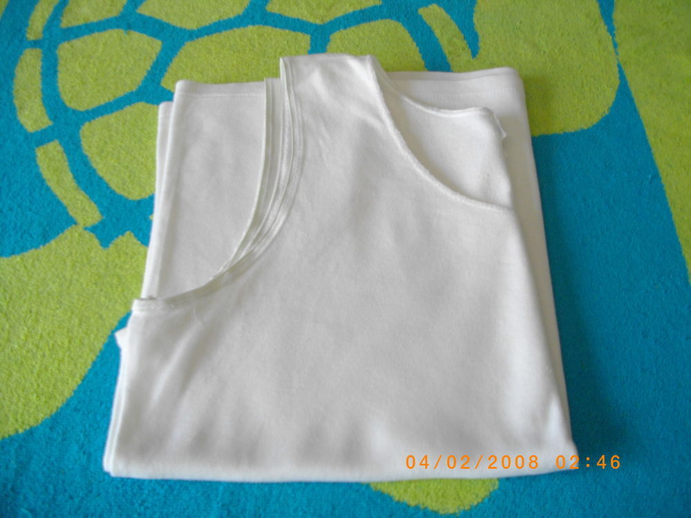 TEE-SHIRTS-POLOS SANS MANCHES - TAILLE : 46/48 Vtements