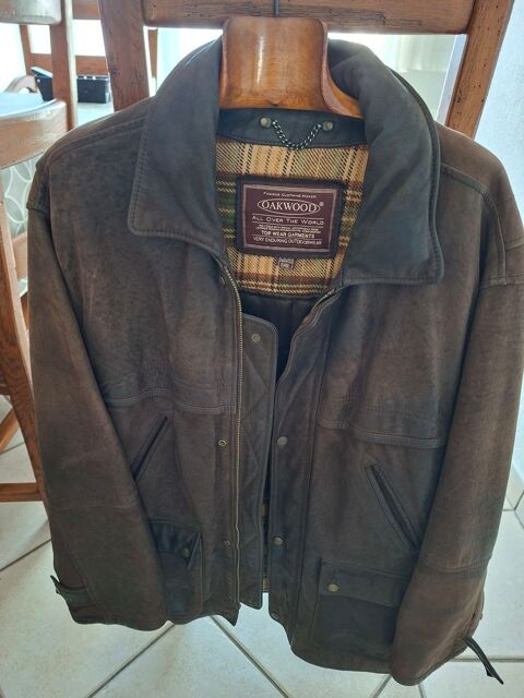 Veste en cuir marque Oakwood 100 Fr�jus (83)