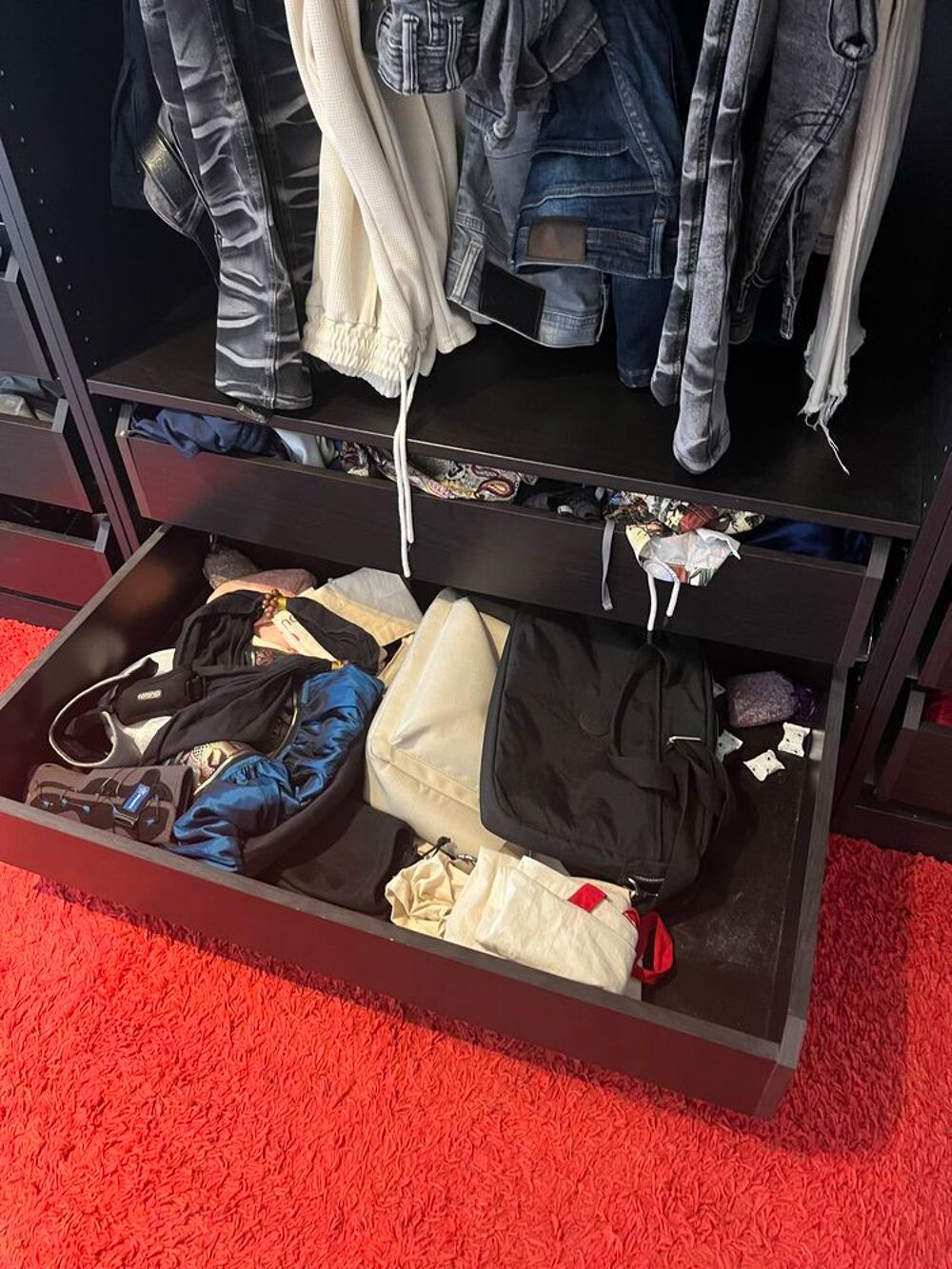 Grand dressing IKEA Meubles