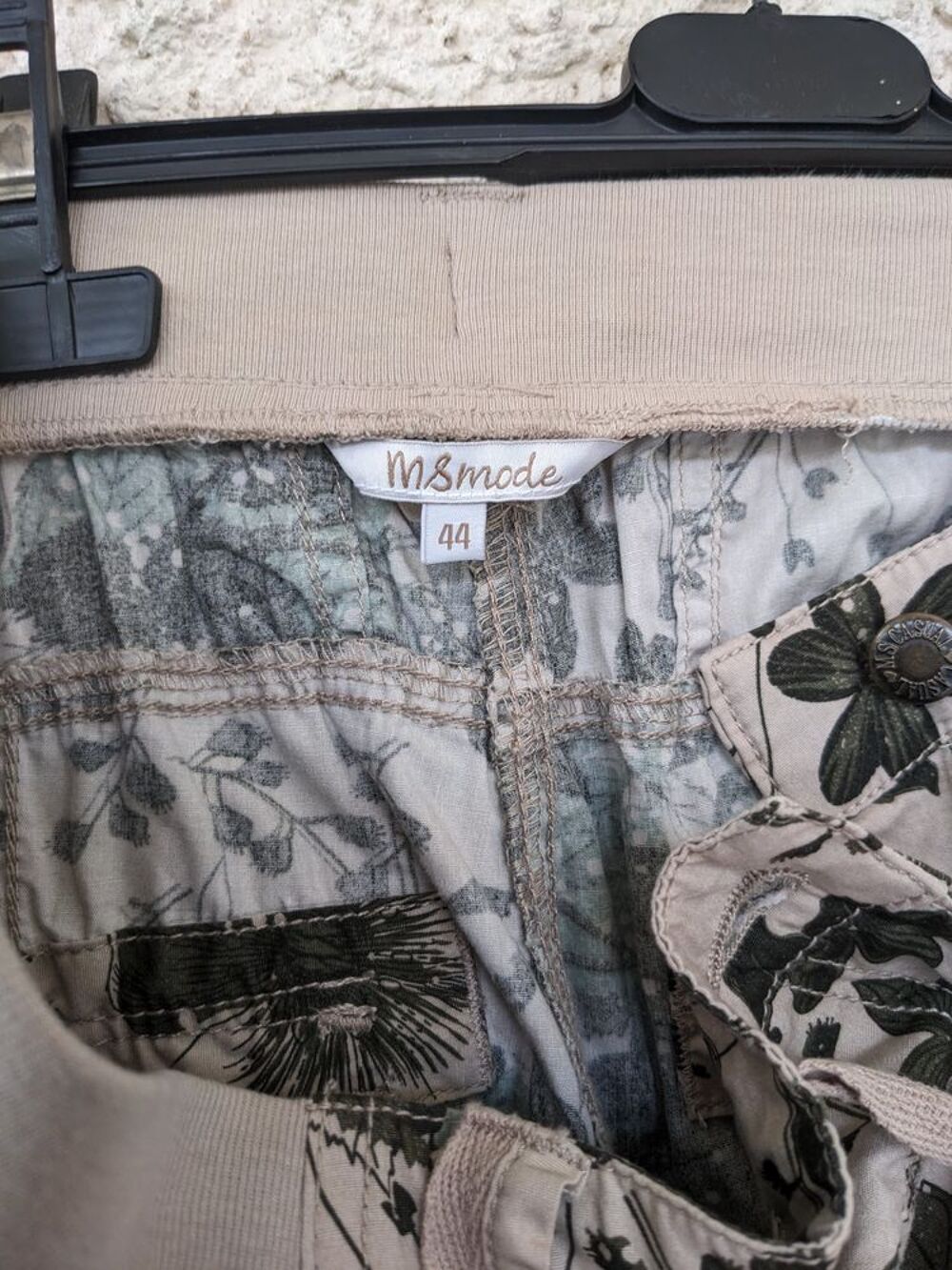 pantalon impression fleurie beige et vert V�tements