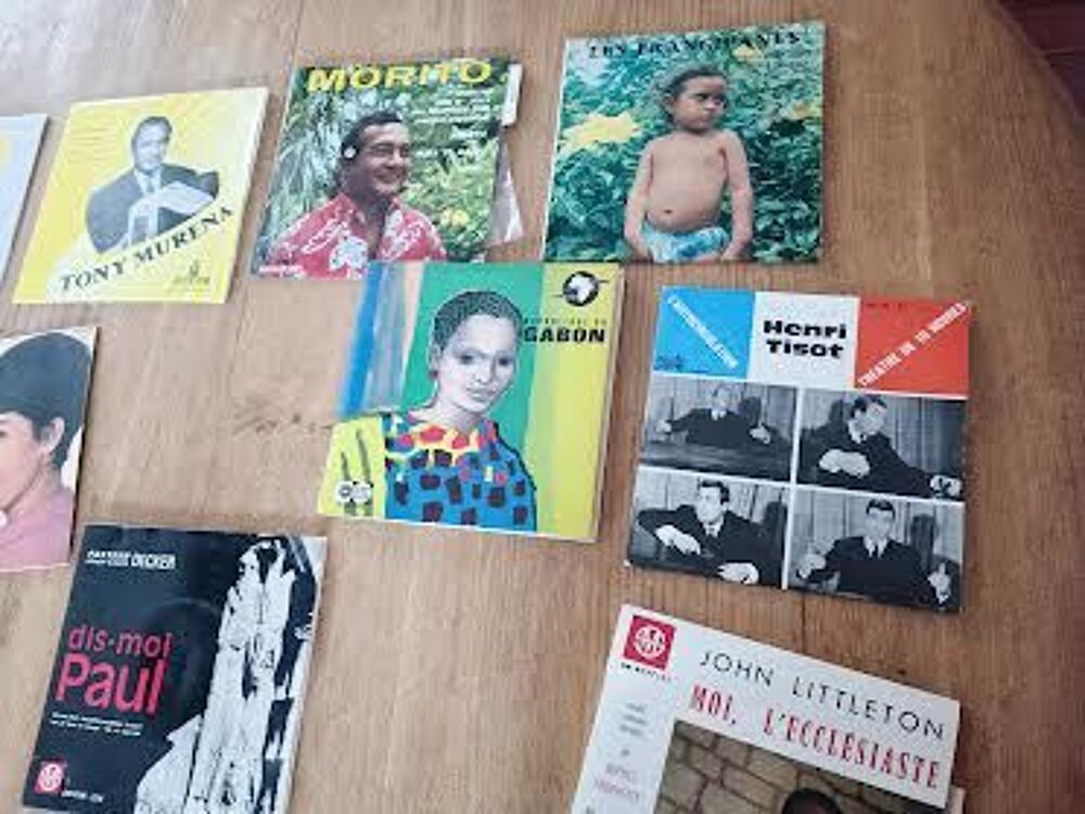 LOT DE DISQUES VINYLS 45 TOURS CD et vinyles