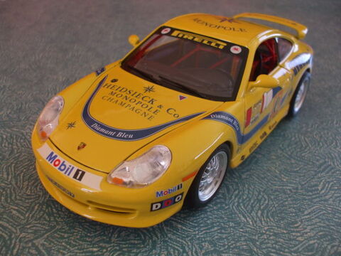 PORSCHE  911  CARRERA  RACING  DE 1993  JAUNE  
33 Ornaisons (11)
