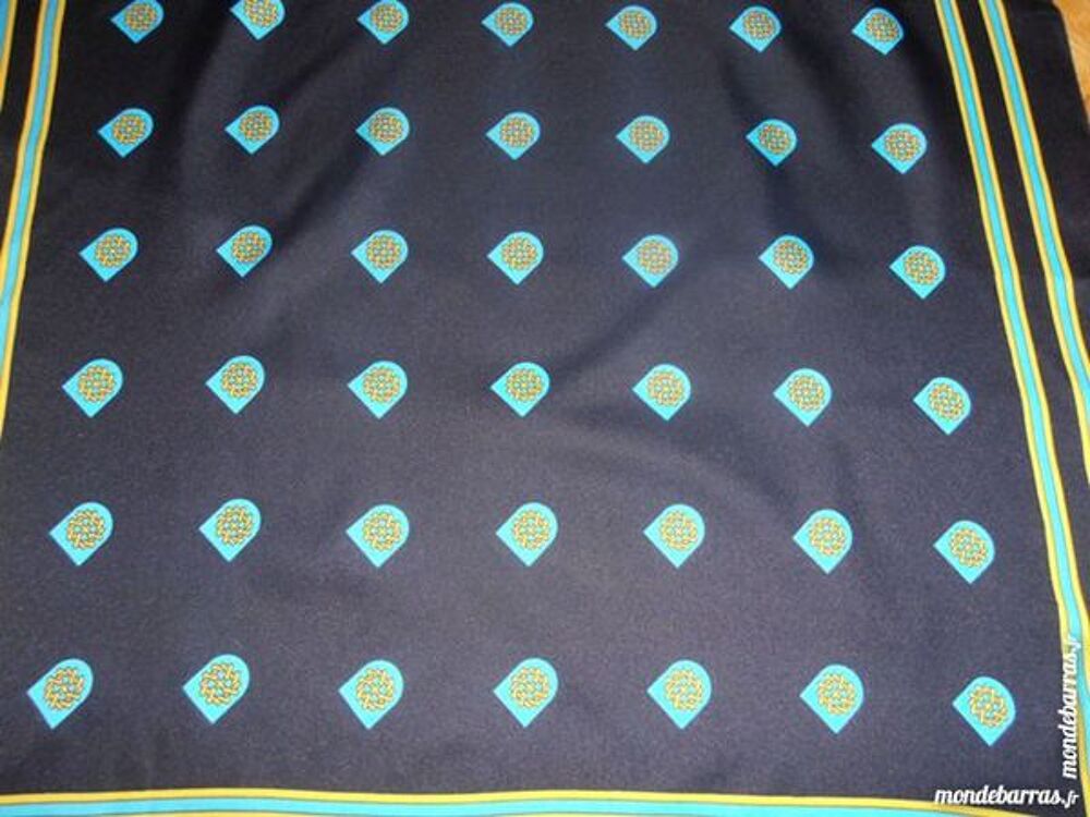 Foulard &eacute;cussons (50) Bijoux et montres