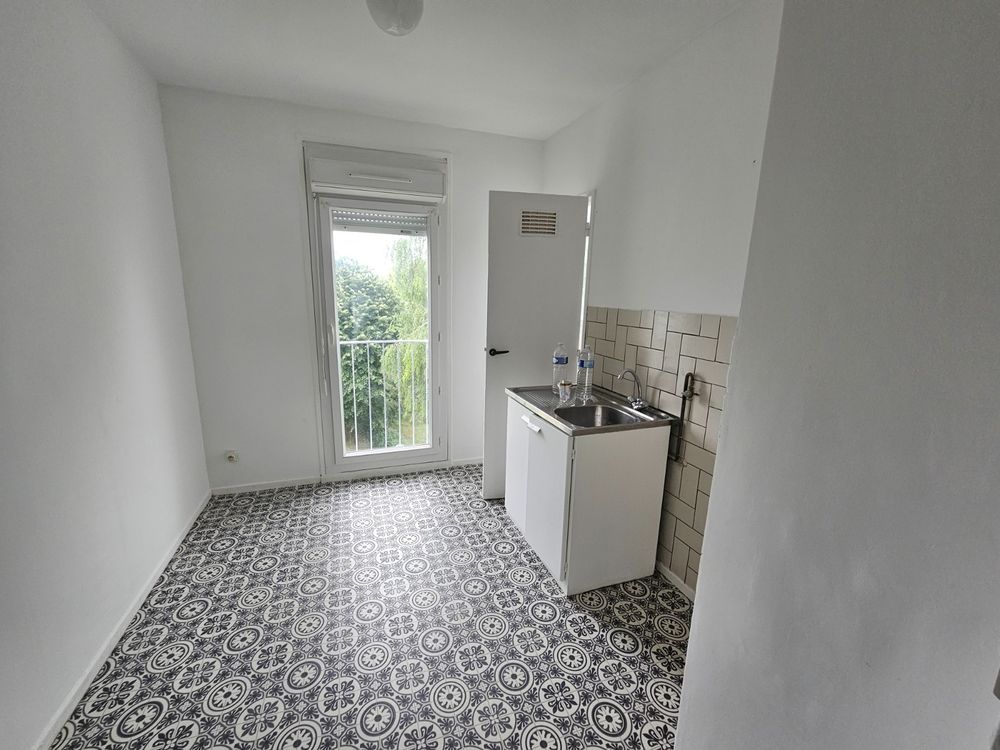 Appartement 3 pièces 56 m² · à Noyon · 56 m² · 62 000 €