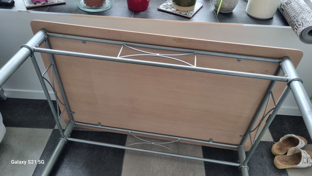 TABLE Meubles