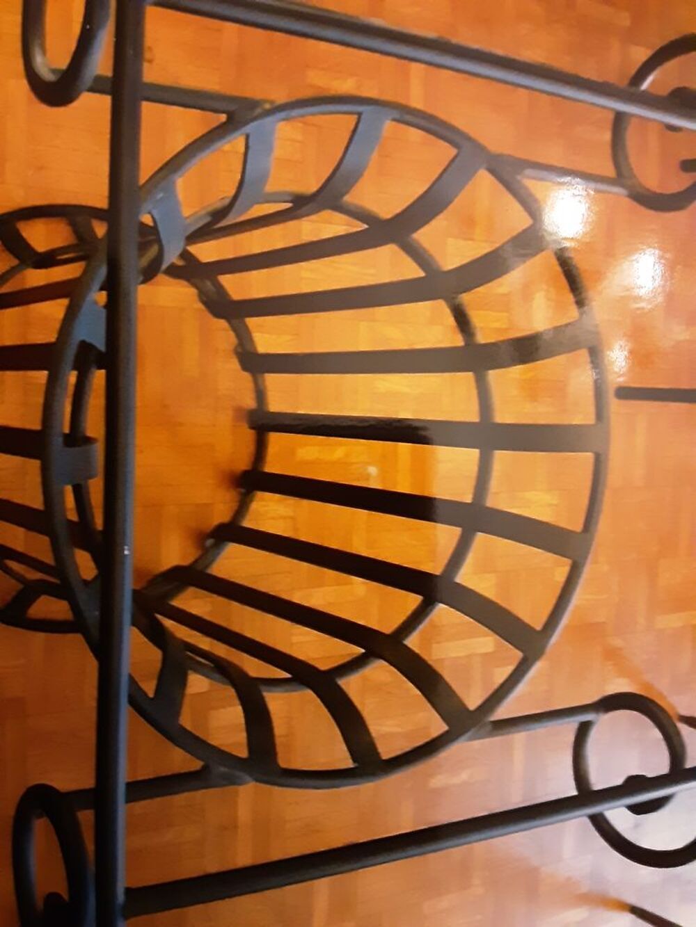 Table &agrave; manger + 4 chaises Meubles