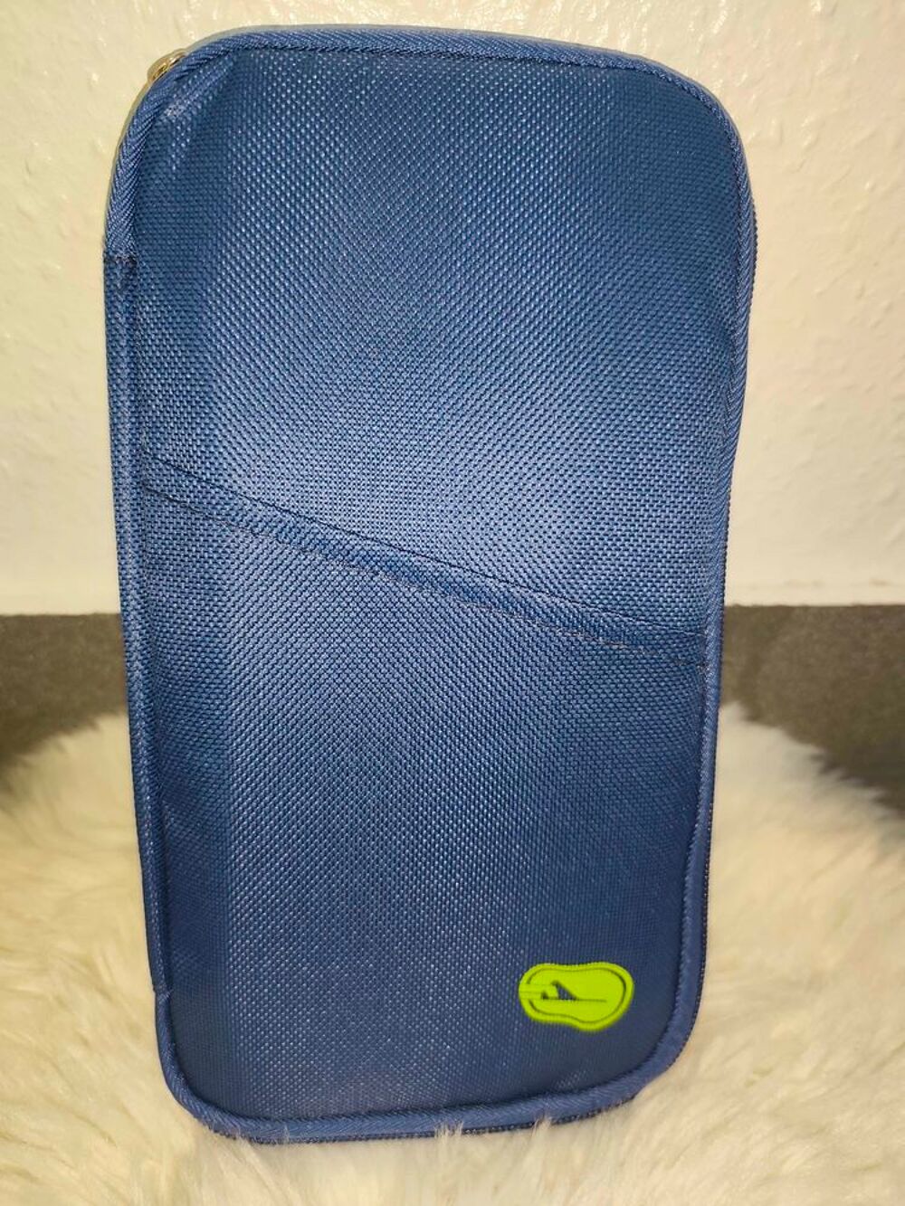   pochette voyage pour rangement passeport, billet, argent 