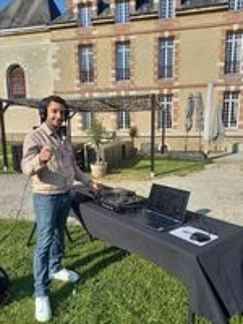  Dj pro et animateur 100 % a la demande du client 