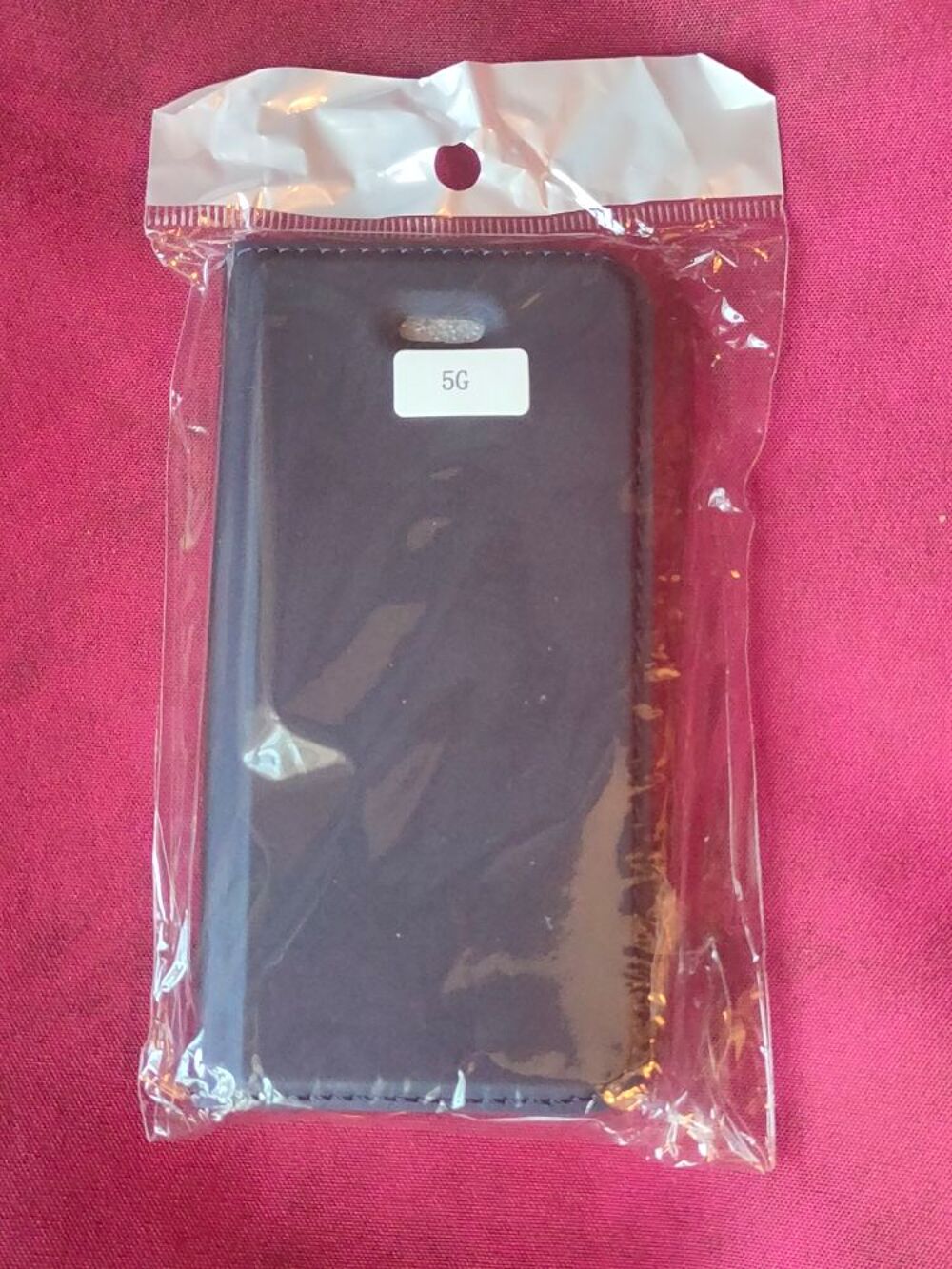 &Eacute;tui t&eacute;l&eacute;phone iphone 5 neuf jamais d&eacute;ball&eacute; Téléphones et tablettes