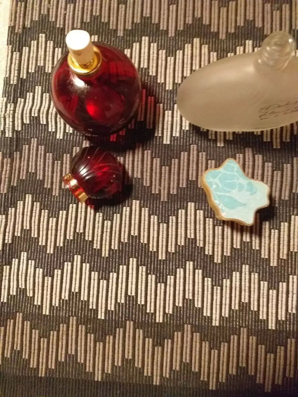 2 FLACONS PARFUM VIDES SAMOA/DARLING 2 Décoration
