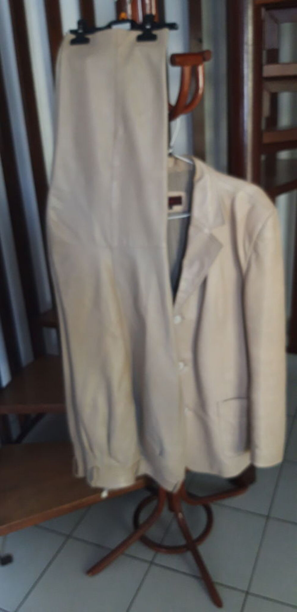 Costume Homme Cuir beige - Taille L 
Vêtements