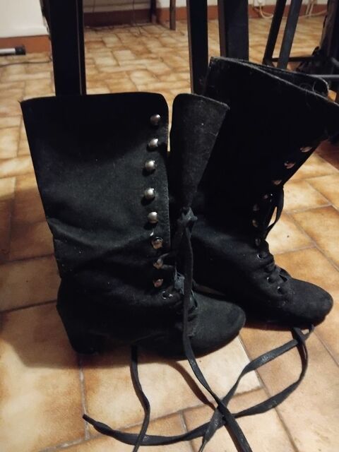 Bottes noires avec lacets sur le devant 30 Narbonne (11)