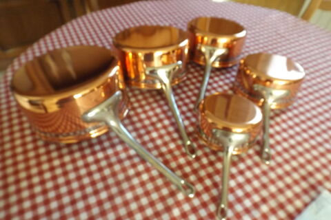 je vends un lot de 5 casserolles neuves en cuivre 80 Blain (44)