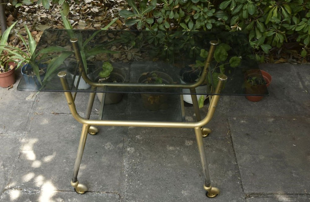 Petite table basse roulante m&eacute;tal et verre ann&eacute;es 60 Meubles