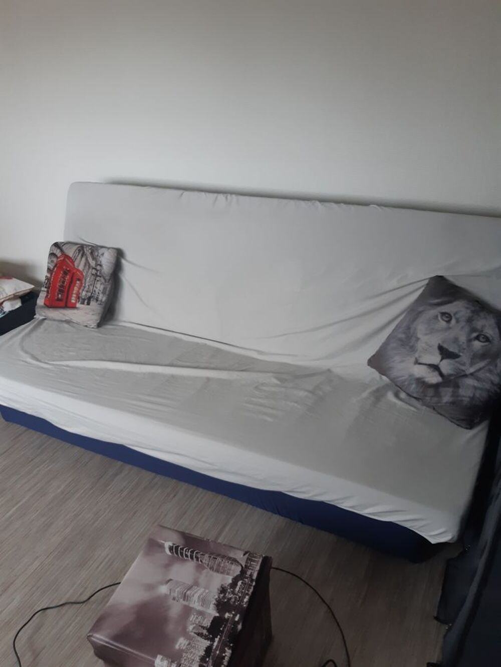 Banquette clic clac achet&eacute;e en ao&ucirc;t 2019. Meubles