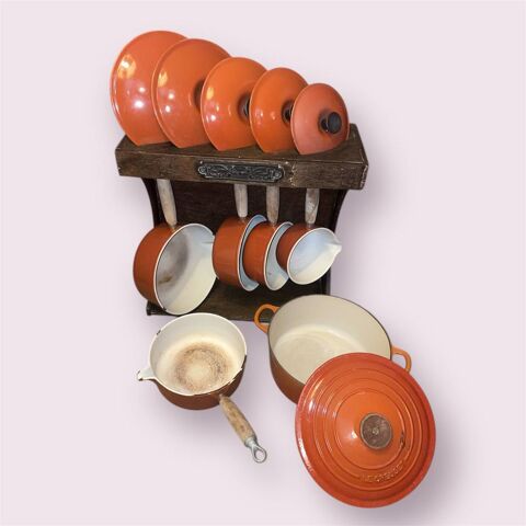 Batterie ( casseroles + marmite et l �tag�re ) de Le Creuset 150 Loudun (86)