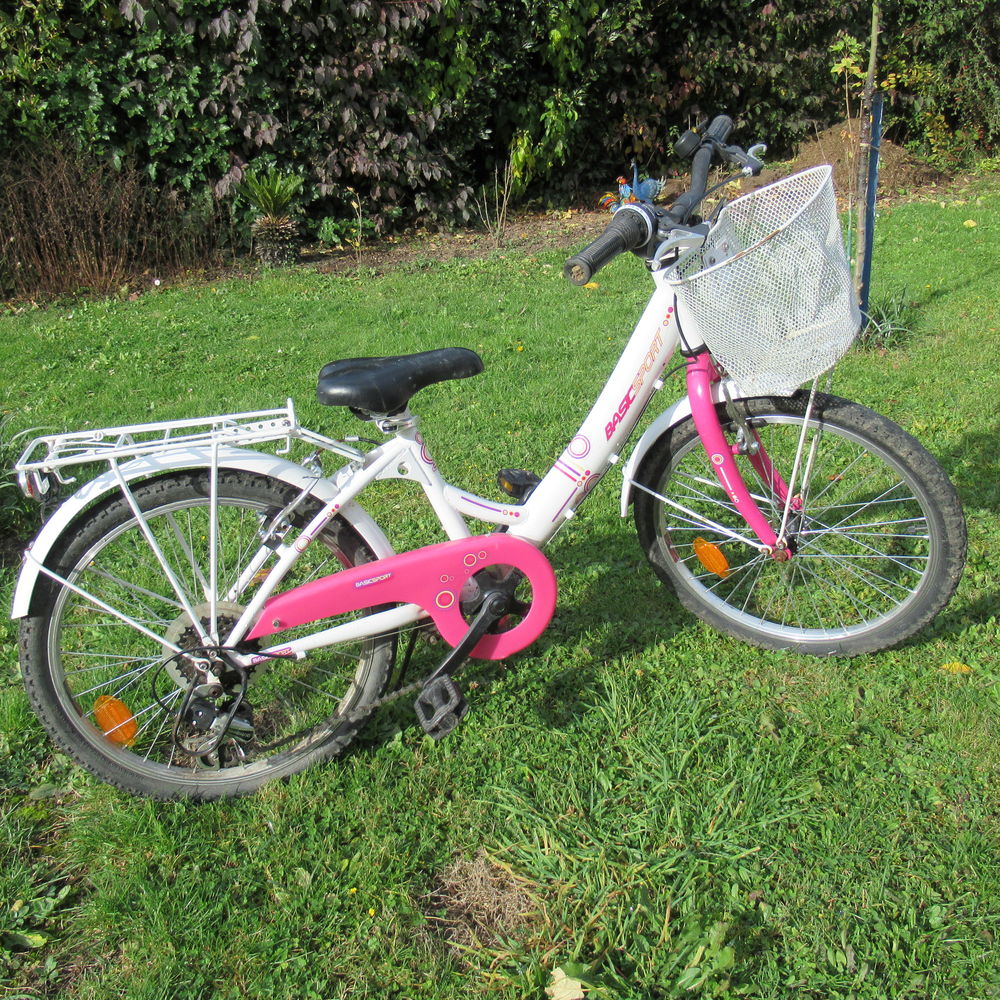 V&eacute;lo fille rose et blanc Vélos