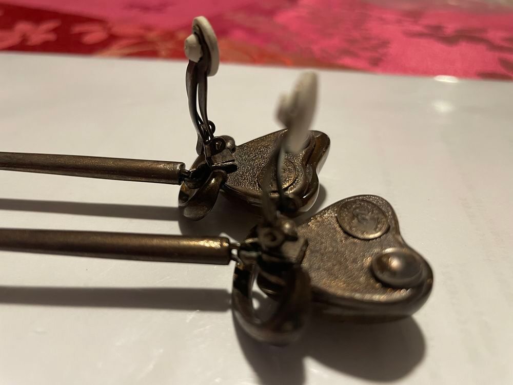 BO r&eacute;sine ambr&eacute;e feuille d'or pendant r&eacute;sine rouge LACROIX Bijoux et montres