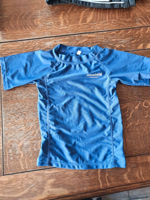 tee-shirt de plage - mustela - 1-3 ans 1 Aubvillers (80)