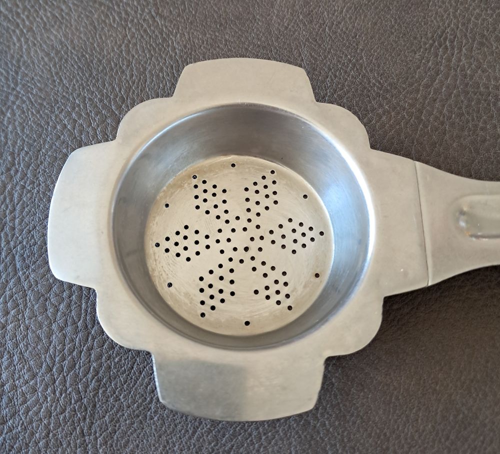 passoire filtre passe th&eacute; passe lait estampill&eacute; fr inox Cuisine