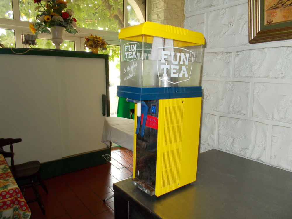 Distributeur de boisson fra&icirc;che marque fun tea 5/6 litres Electroménager