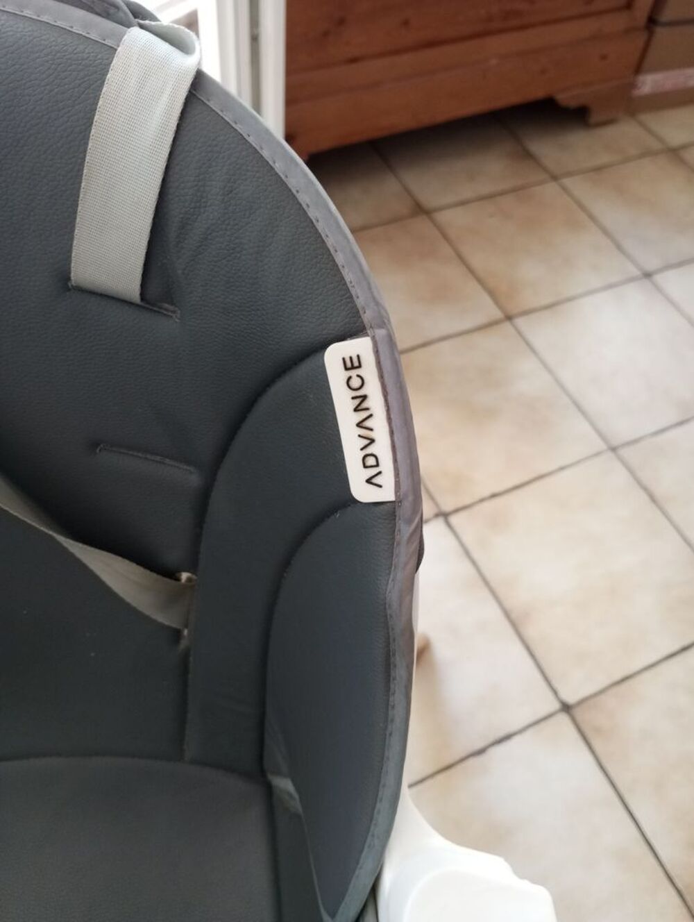 chaise haute b&eacute;b&eacute; Puériculture
