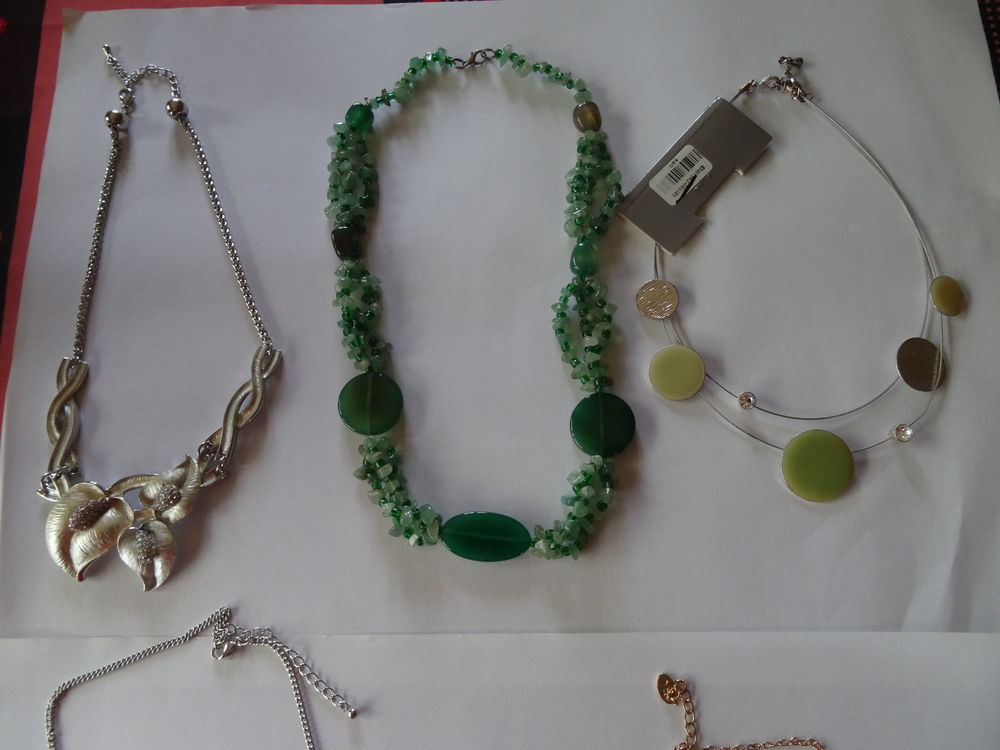 colliers et chaine Bijoux et montres