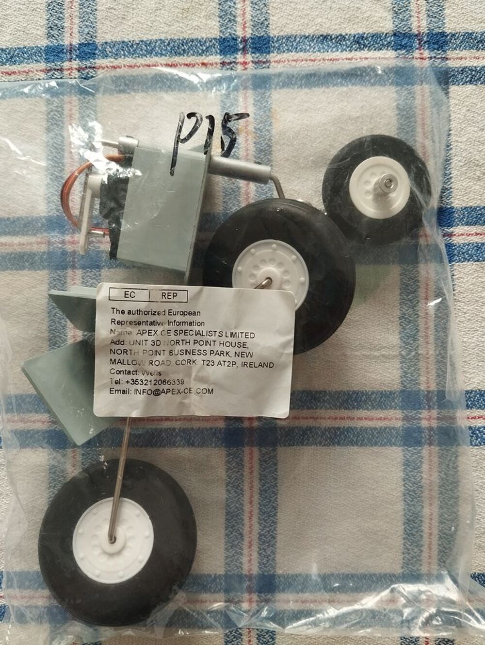 Mig 15 avec turbine &eacute;lectrique et servo Jeux / jouets