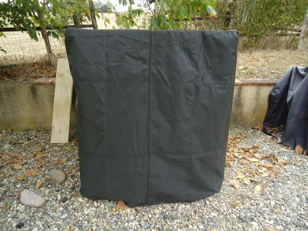 Cuve de 1000litres avec sa b&acirc;che de protection achat 03/26 Jardin