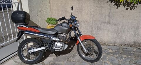 Moto HONDA 2000 occasion Forcalquier 04300