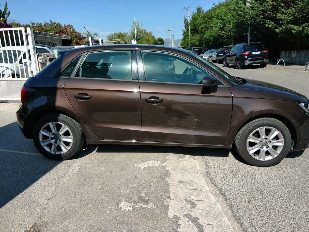A1 Sportback 1.2 TFSI 86 Ambiente 2012 occasion 13821 La Penne-sur-Huveaune