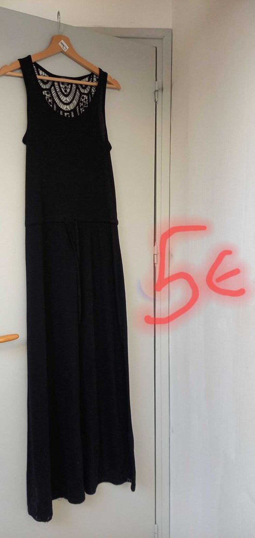 vendre robes d'&eacute;t&eacute; taille 36/ pas livraison ni PayPal Vtements