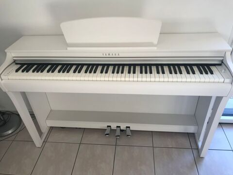 Piano numrique Yamaha blanc mat neuf 1050 Witry-ls-Reims (51)