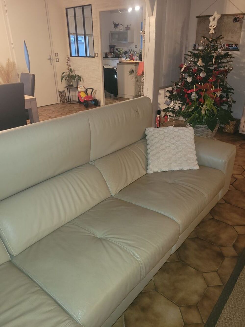 Canap&eacute; cuir avec relax electrique Meubles
