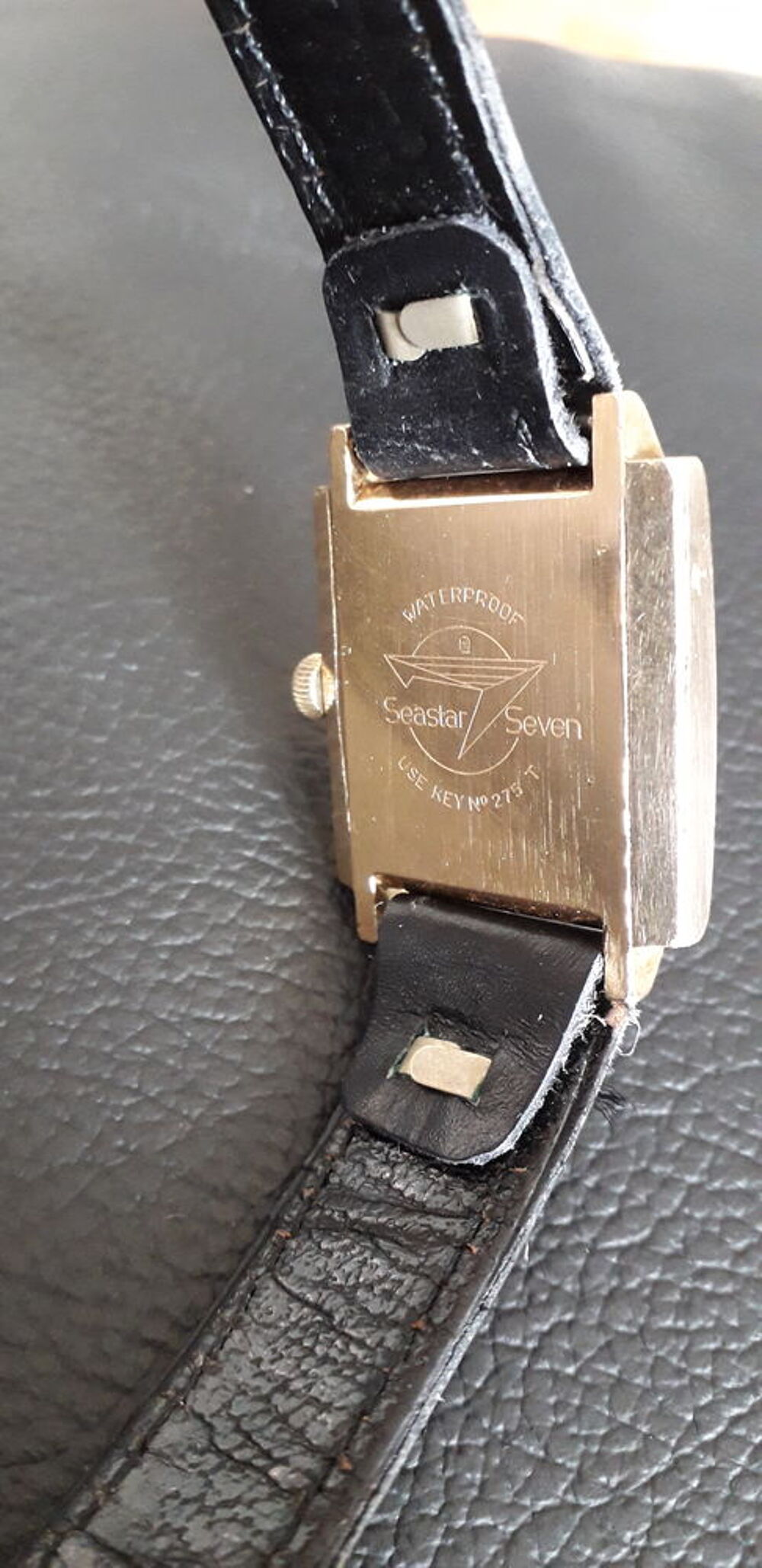 Montre Tissot Seastar Seven m&eacute;canique &agrave; remontoir ann&eacute;es 60 Bijoux et montres