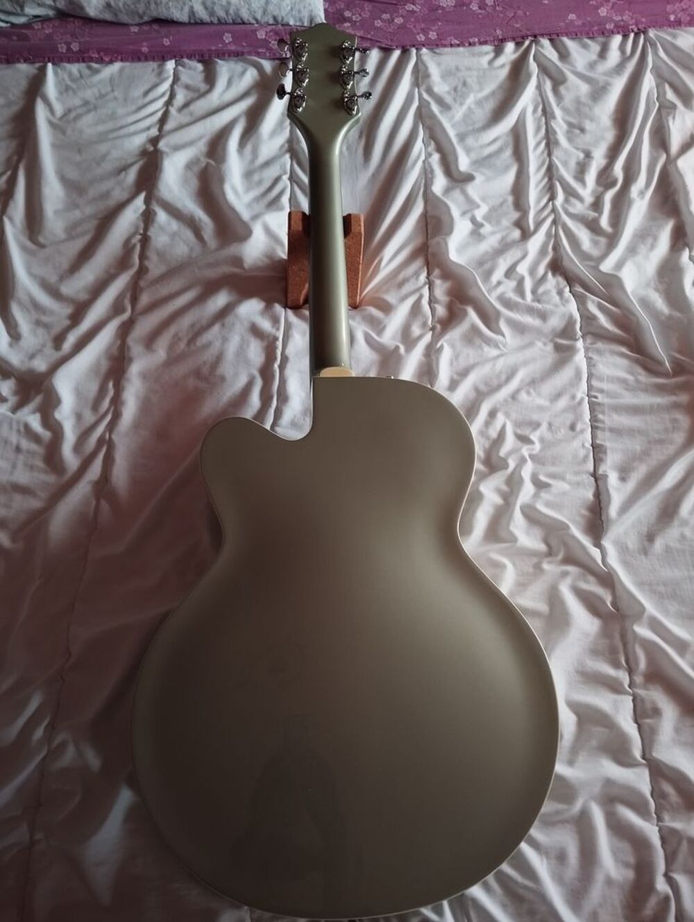 Guitare &agrave;?lectrique Vert avec &agrave;?tui Ann&eacute;e 2012, Marque Gr Instruments de musique