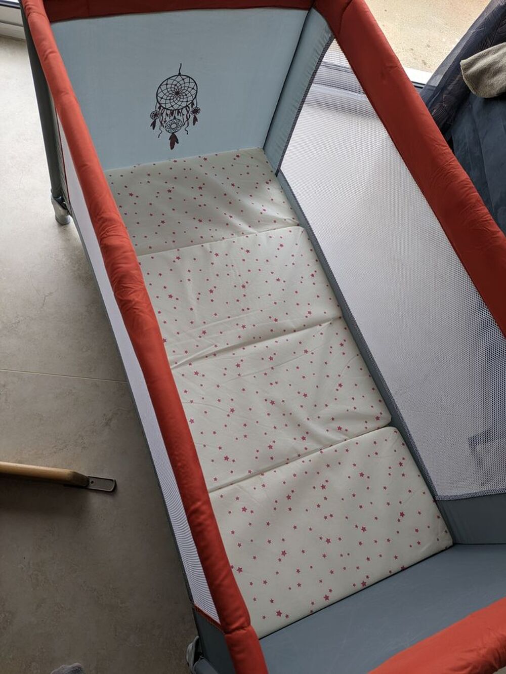 Lit parapluie + matelas Puériculture