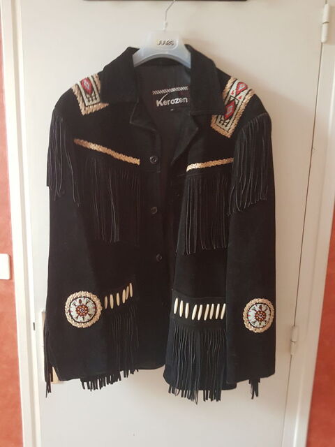 Veste cuir � franges. 300 196 Romenay (71)