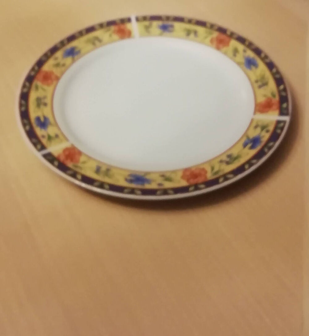 Vintage 8 assiettes plates, rondes, fa&iuml;ence &Oslash;27 cm Cuisine