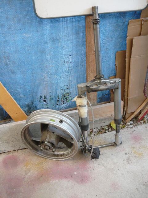 Pi&egrave;ces et &eacute;quipements Moto - Scooter - Quad Pi&egrave;ces et &eacute;quipements Moto - Scooter - Quad  occasion Besan&ccedil;on 25000