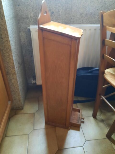 Huche � pain bois avec  tiroir 12 La Rochette (73)