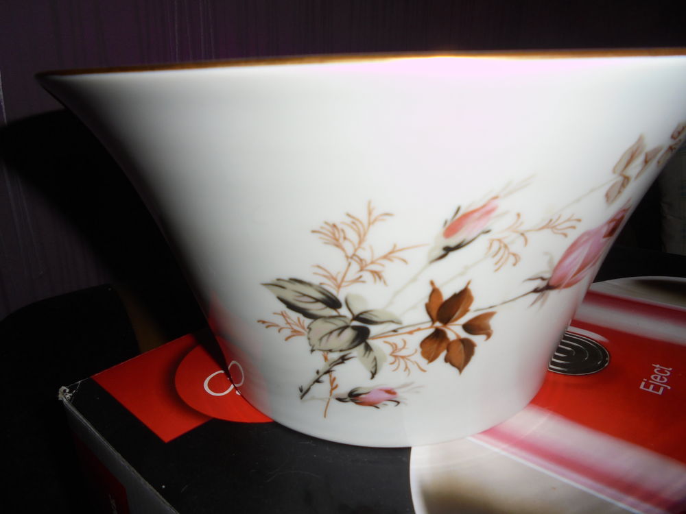 VAISSELLE EN PORCELAINE DE LIMOGES ET VERRES EN CRISTAL Electroménager