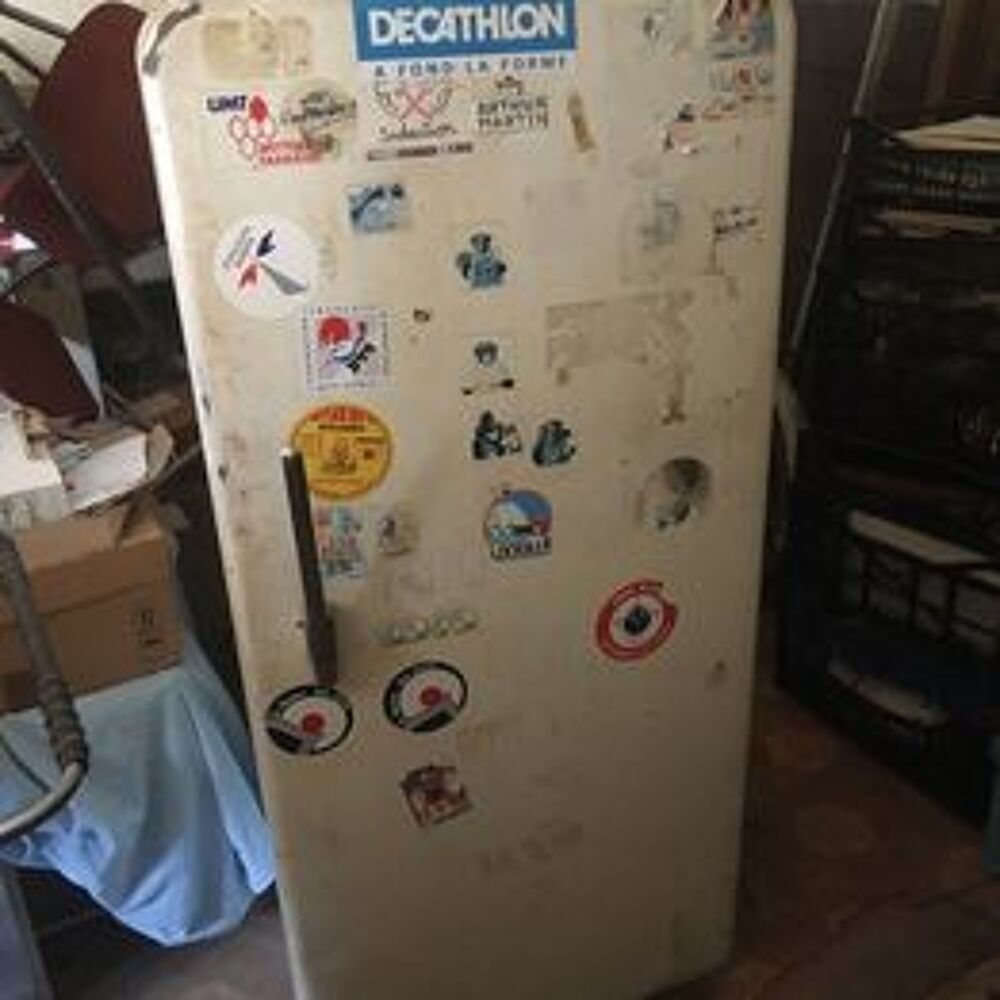 R&eacute;frig&eacute;rateur/frigo/frigidaire r&eacute;tro Arthur Martin De 1960

