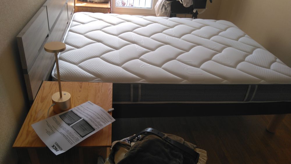 d'un matelas pratiquement neuf Meubles